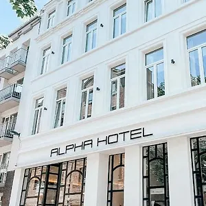 Hotel Alpha ***